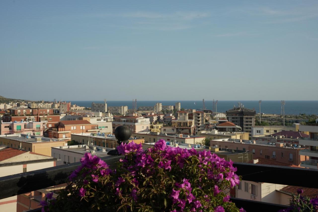 Prestigioso Attico Panoramico Cagliari Villa Exteriör bild
