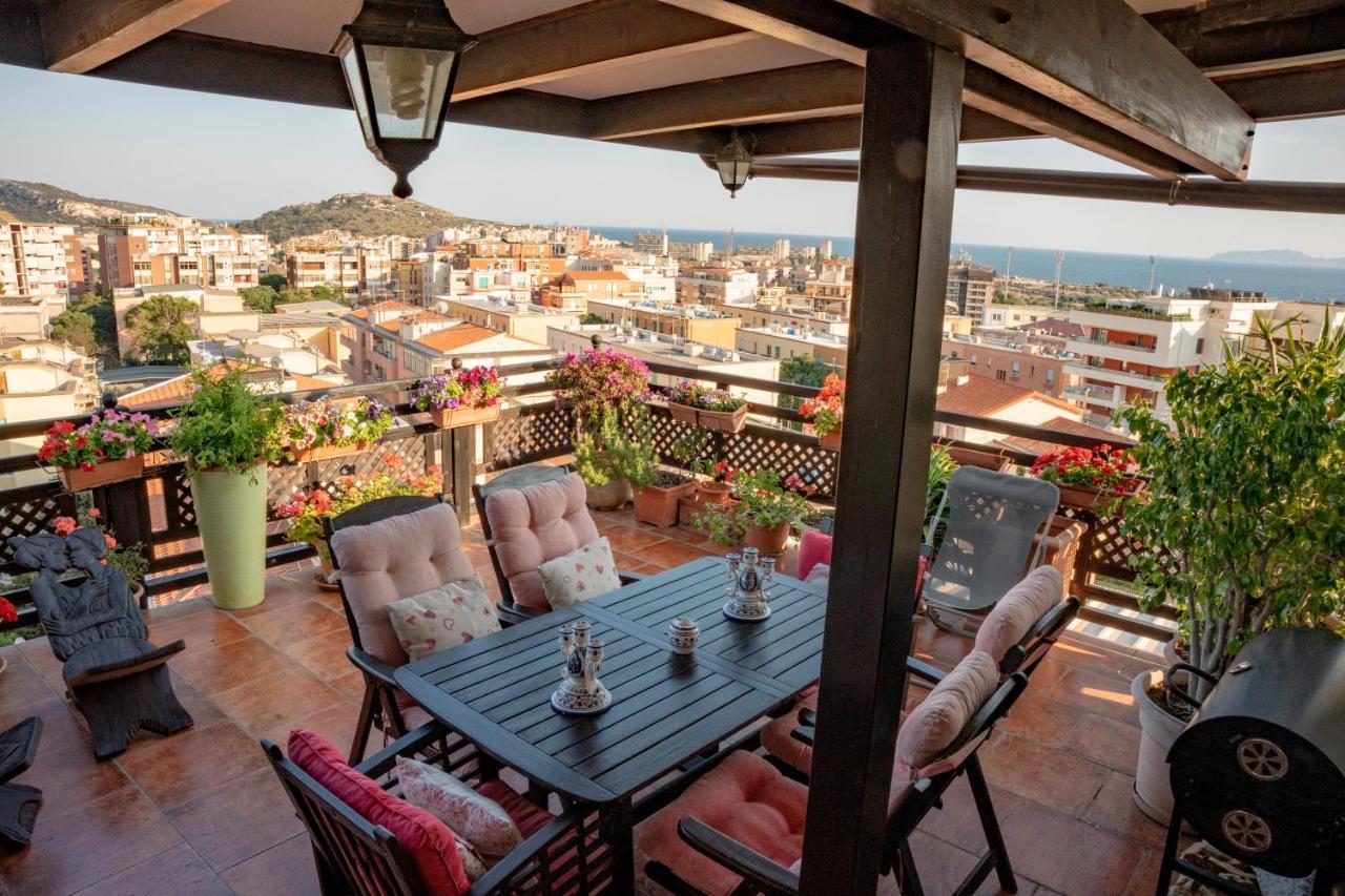 Prestigioso Attico Panoramico Cagliari Villa Exteriör bild
