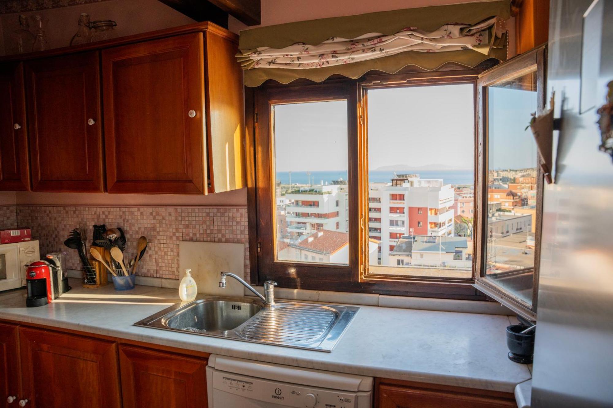 Prestigioso Attico Panoramico Cagliari Villa Exteriör bild